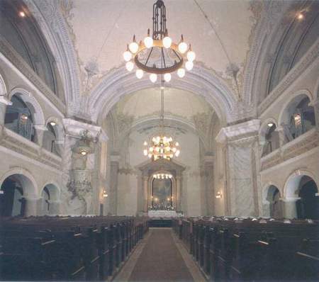 Templombelsõ 1820-ból a szószékkel és az oltárral